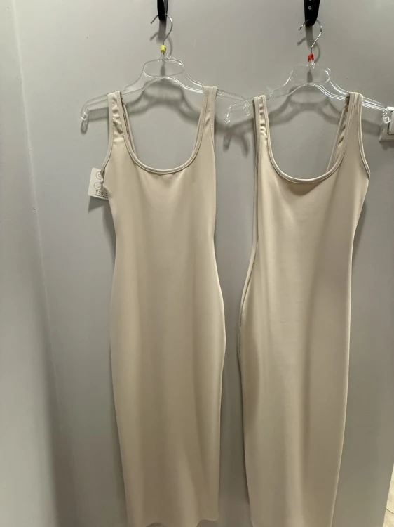 sukienka-dluga-bez-femininebutik.jpeg