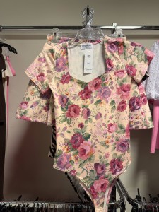 komplet-kwiatki-bezowy-femininebutik.jpg