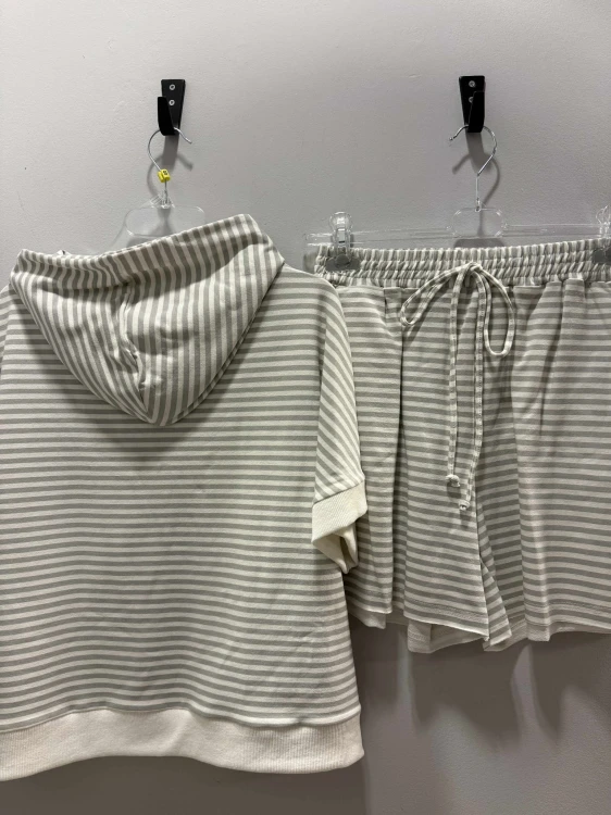 komplet-dresowy-ecru-paski-femininebutik.jpg