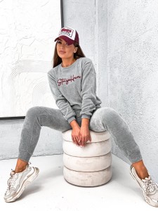 komplet-dresowy-szary-femininebutik.jpg