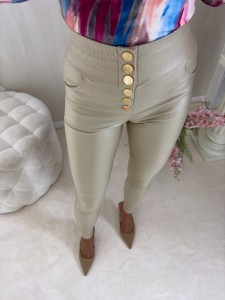 spodnie-beżowe-woskowane-femininebutik.jpg