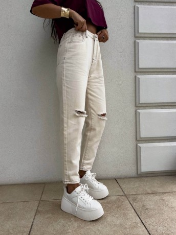 Przejdź do produktu Jeansy MOM FIT HOLES – jasny beż
