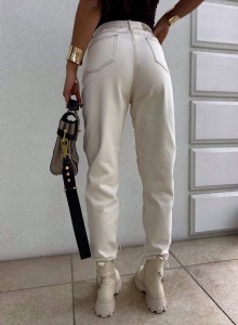 jeansy-bezowe-mom-fit-femininebutik.jpg