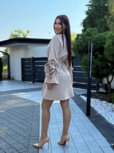 sukienka-valentina-bezowa-femininebutik.webp