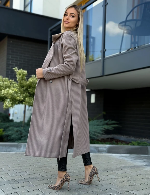 plaszcz-latte-sicilia-femininebutikk.webp