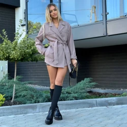 plaszczyk-krotki-mocca-femininebutik.webp