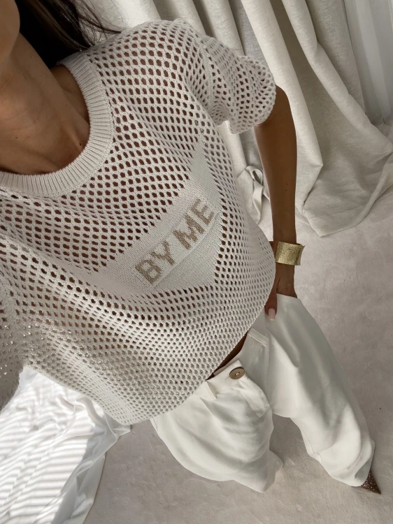 biały-sweter-femininebutik.jpg