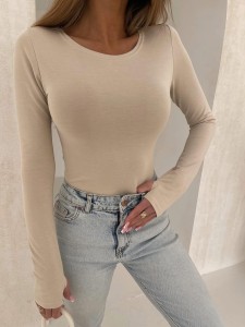 body-jasny-beż-długi-rękaw-femininebutik.jpg