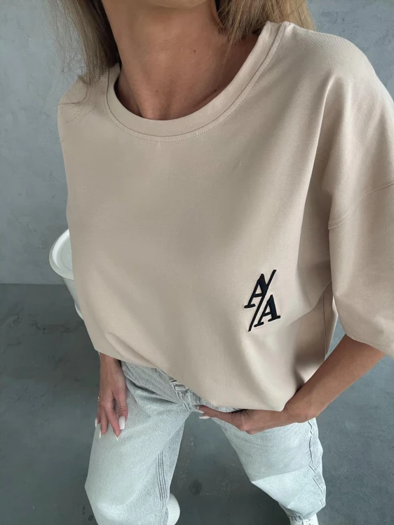 logo-tshirt-beż-femininebutik.jpg