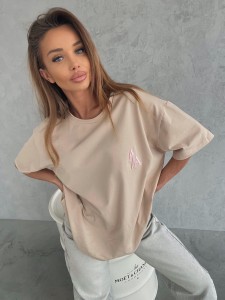 beż-tshirt-logo-femininebutik.jpg